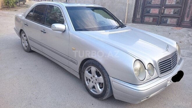 Mercedes E 220 1998, 245,000 km - 2.2 l - Bakı