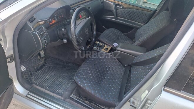 Mercedes E 220 1998, 245,000 km - 2.2 l - Bakı