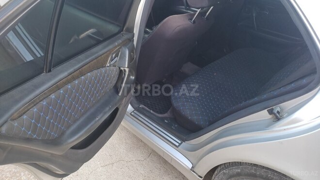 Mercedes E 220 1998, 245,000 km - 2.2 l - Bakı