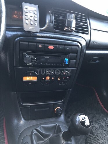 Opel Vectra 1999, 501,000 km - 1.6 l - Qazax