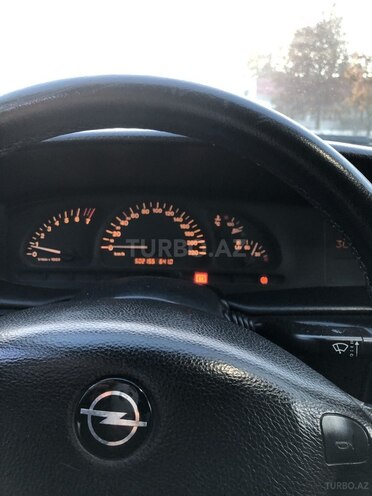 Opel Vectra 1999, 501,000 km - 1.6 l - Qazax