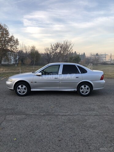Opel Vectra 1999, 501,000 km - 1.6 l - Qazax