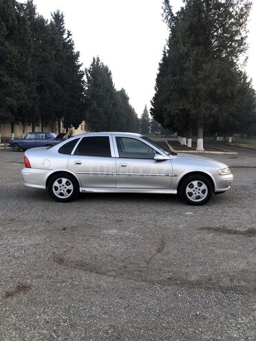 Opel Vectra 1999, 501,000 km - 1.6 l - Qazax