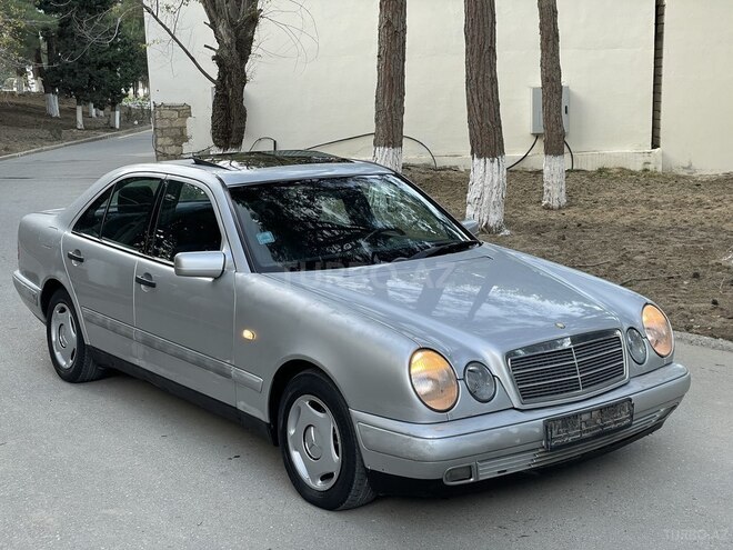 Mercedes E 220 1997, 357,000 km - 2.2 l - Bakı