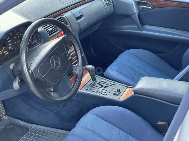 Mercedes E 220 1997, 357,000 km - 2.2 l - Bakı
