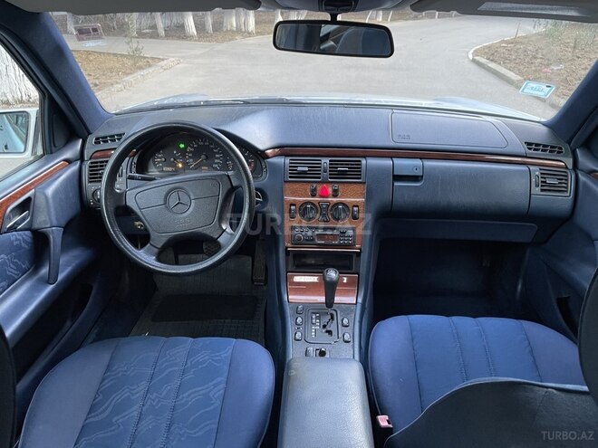 Mercedes E 220 1997, 357,000 km - 2.2 l - Bakı
