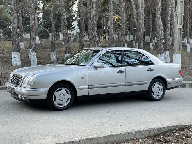 Mercedes E 220 1997, 357,000 km - 2.2 l - Bakı