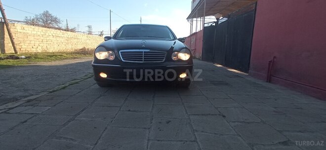 Mercedes C 200 2003, 333,199 km - 2.0 l - Salyan