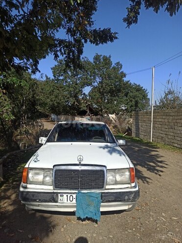 Mercedes  1992, 300,000 km - 2.0 l - Masallı