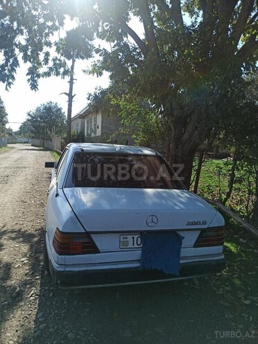 Mercedes  1992, 300,000 km - 2.0 l - Masallı