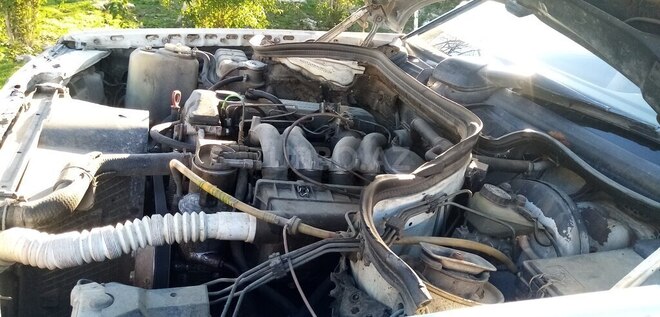 Mercedes  1992, 300,000 km - 2.0 l - Masallı