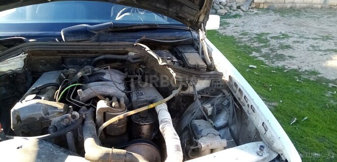 Mercedes  1992, 300,000 km - 2.0 l - Masallı