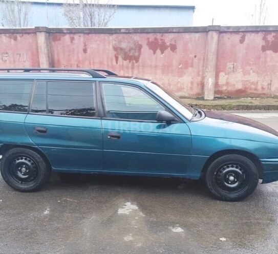 Opel Astra 1996, 341,963 km - 1.6 l - Ucar