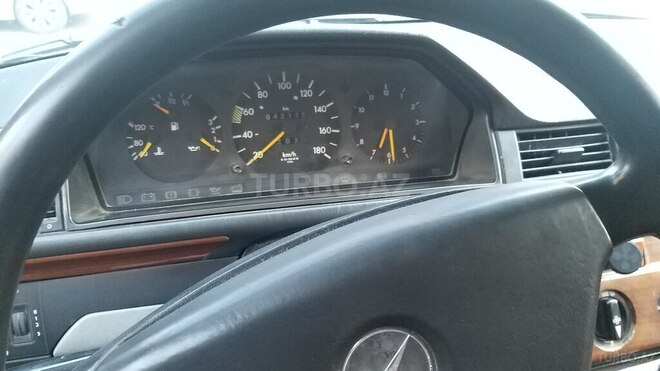 Mercedes E 200 1992, 642,000 km - 2.0 л - Bakı