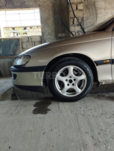 Opel Omega 1995, 200,000 km - 2.0 l - Şabran
