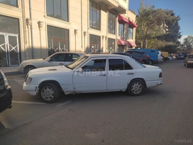 Mercedes E 200 1992, 230,000 km - 2.0 л - Bakı