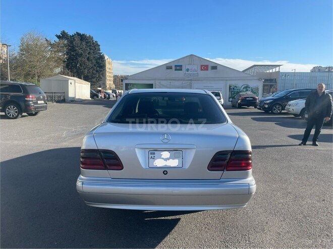 Mercedes E 240 2001, 216,500 km - 2.6 l - Bakı