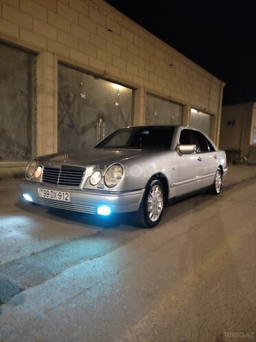 Mercedes E 240 1997, 399,055 km - 2.4 l - Kürdəmir