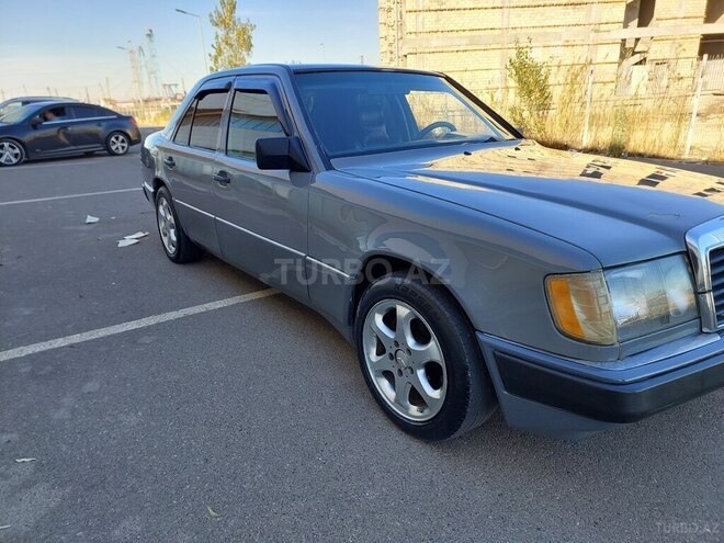 Mercedes E 250 1988, 398,532 km - 2.5 l - Bakı