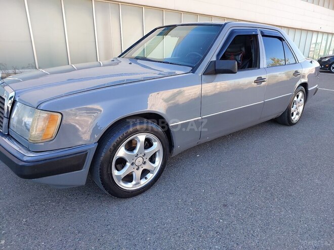 Mercedes E 250 1988, 398,532 km - 2.5 l - Bakı