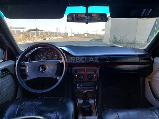 Mercedes E 250 1988, 398,532 km - 2.5 l - Bakı
