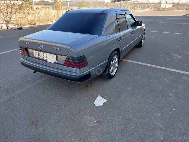 Mercedes E 250 1988, 398,532 km - 2.5 l - Bakı