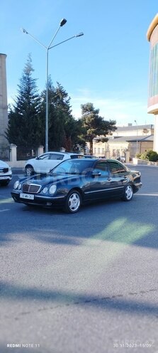 Mercedes E 220 2000, 450,000 km - 2.2 л - Bakı