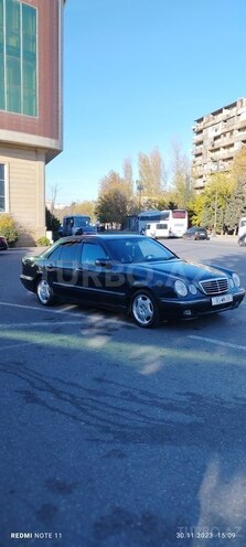 Mercedes E 220 2000, 450,000 km - 2.2 л - Bakı