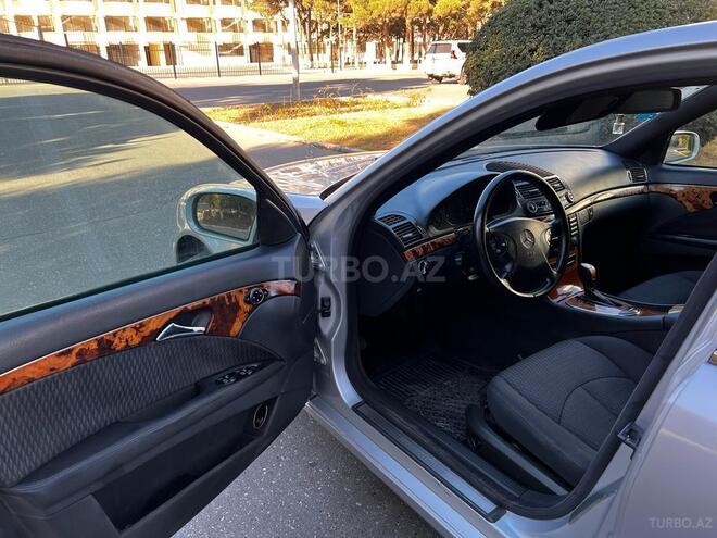 Mercedes E 270 2002, 266,000 km - 2.7 l - Bakı