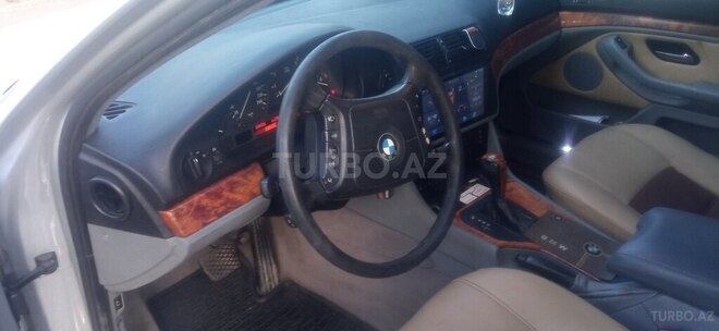 BMW 528 1999, 208,000 km - 2.8 l - Bakı
