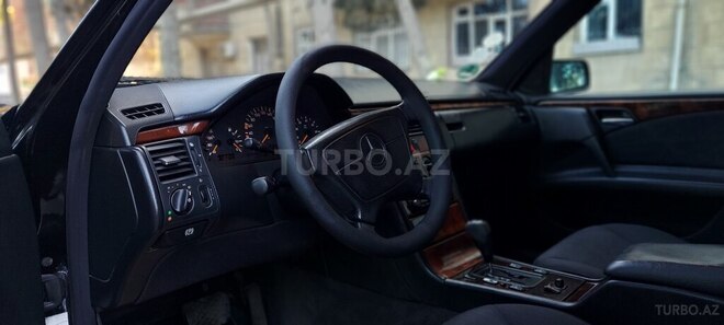 Mercedes E 200 1997, 389,000 km - 2.0 l - Bakı