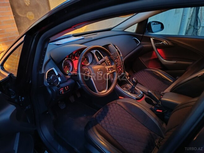 Opel Astra 2013, 240,000 km - 1.3 l - Bakı