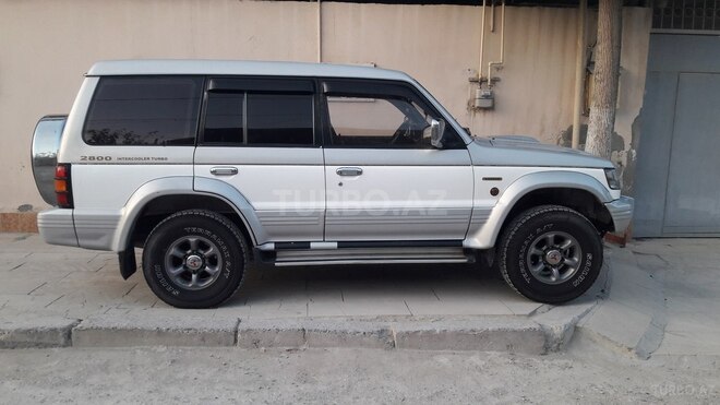 Mitsubishi Pajero 1995, 592,028 km - 2.8 l - Bakı