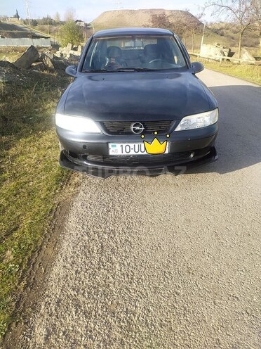 Opel Vectra 1996, 156,000 km - 1.8 l - Quba