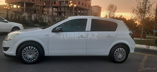 Opel Astra 2009, 196,000 km - 1.4 l - Bakı