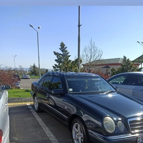 Mercedes E 240 1999, 358,963 km - 2.4 l - Qəbələ