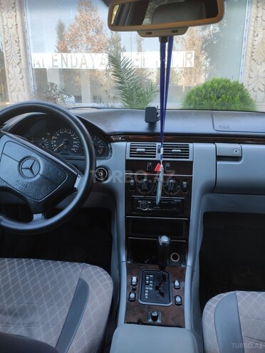 Mercedes E 230 1996, 384,000 km - 2.3 л - Tərtər