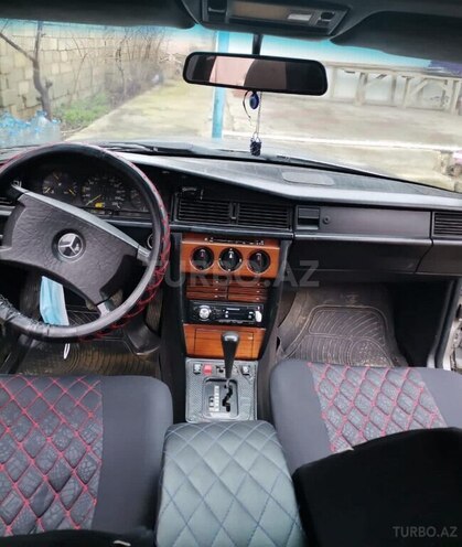 Mercedes 190 1991, 437,652 km - 2.0 л - Ucar