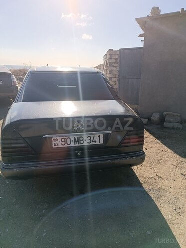 Mercedes E 250 1993, 450,000 km - 2.5 l - Bakı