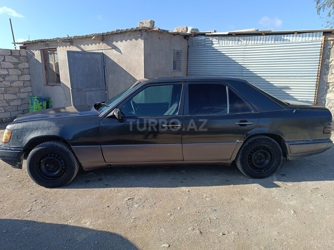 Mercedes E 250 1993, 450,000 km - 2.5 l - Bakı