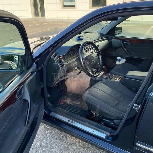 Mercedes E 270 1999, 423,784 km - 2.7 л - Bakı