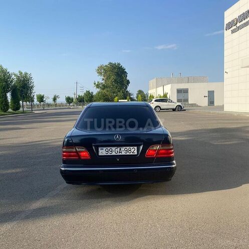 Mercedes E 270 1999, 423,784 km - 2.7 л - Bakı