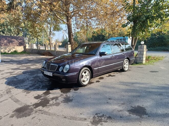 Mercedes E 220 2001, 330,212 km - 2.2 l - Bakı