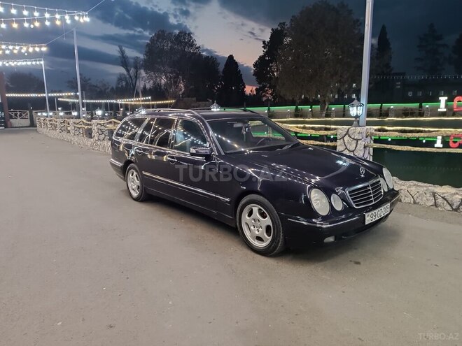 Mercedes E 220 2001, 330,212 km - 2.2 l - Bakı