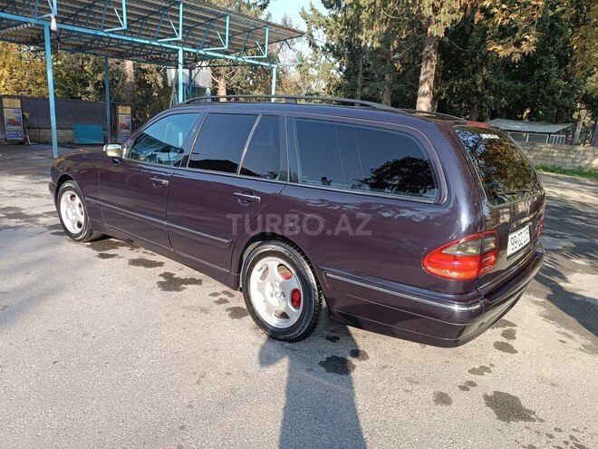 Mercedes E 220 2001, 330,212 km - 2.2 l - Bakı
