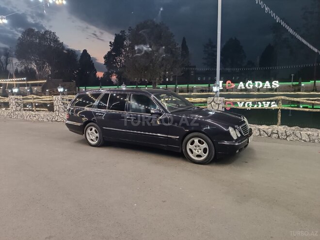 Mercedes E 220 2001, 330,212 km - 2.2 l - Bakı