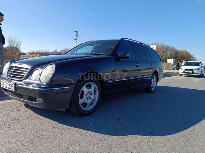 Mercedes E 220 2001, 330,212 km - 2.2 l - Bakı