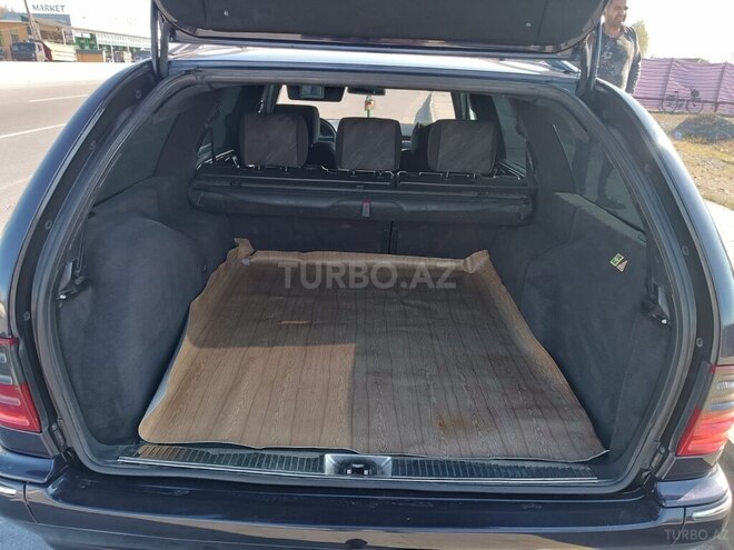 Mercedes E 220 2001, 330,212 km - 2.2 l - Bakı