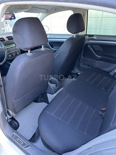 Volkswagen Jetta 2009, 176,000 km - 1.6 l - Gəncə