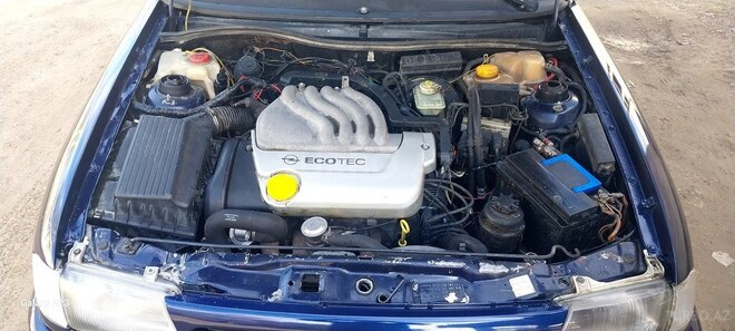 Opel Astra 1997, 215,436 km - 1.6 l - Qazax